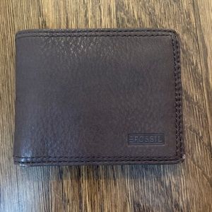 NWT fossil brown leather wallet